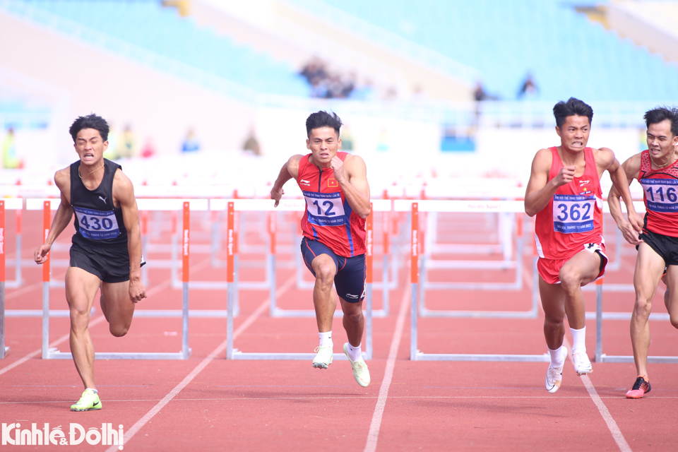 HCB thuộc về VĐV Huỳnh Duy Khanh của TP Hồ Ch&iacute; Minh với th&agrave;nh t&iacute;ch 14 gi&acirc;y 59.