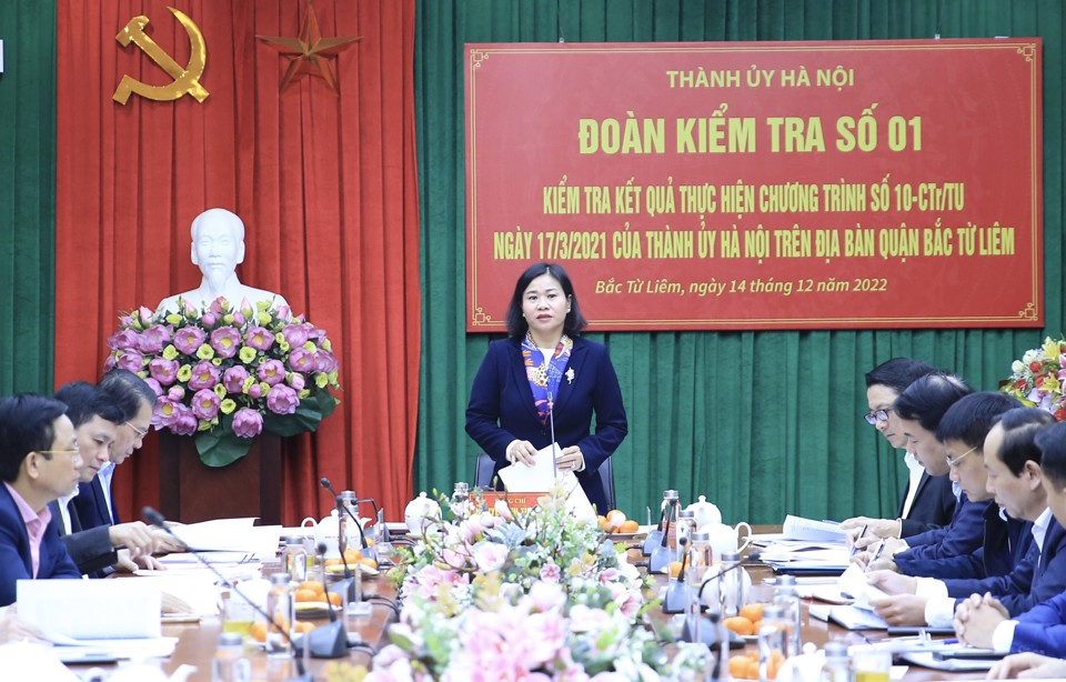 Phó Bí thư Thường trực Thành ủy Nguyễn Thị tuyến phát biểu tại hội nghị. Ảnh: Phạm Hùng