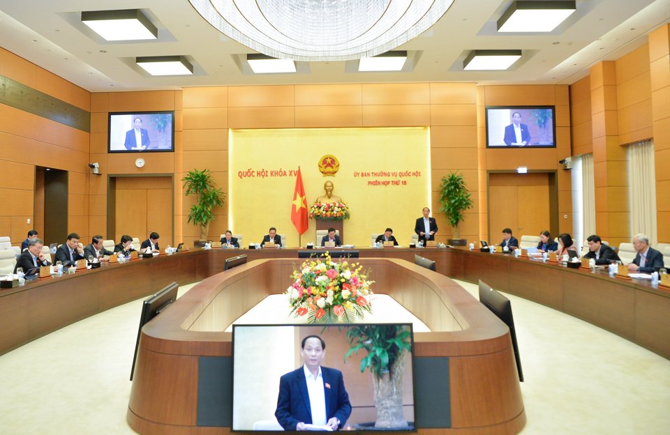 Quang cảnh một phi&ecirc;n họp của Ủy ban Thường vụ Quốc hội. Ảnh: Quochoi.vn