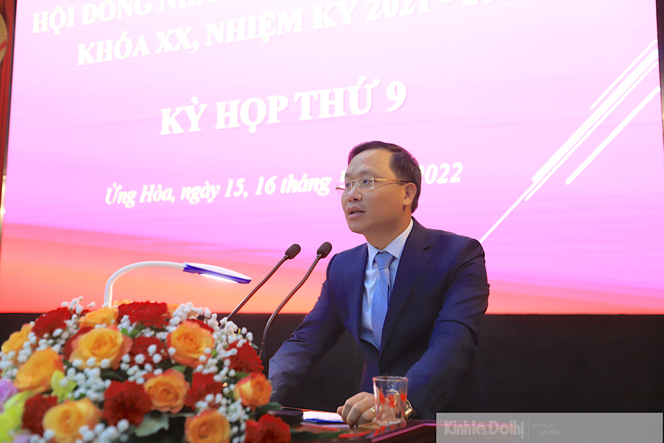 Chủ tịch UBND huyện Ứng Ho&agrave; Nguyễn Tiến Thiết ph&aacute;t biểu.
