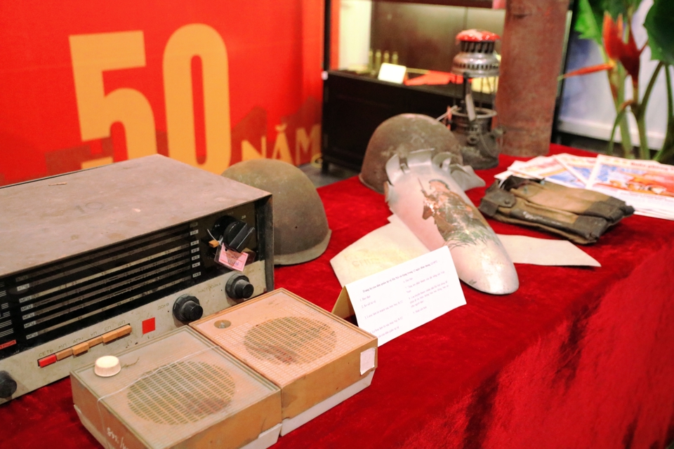 Hoàn Kiếm tổ chức chuỗi hoạt động 50 năm chiến thắng Điện Biên Phủ trên không - Ảnh 2