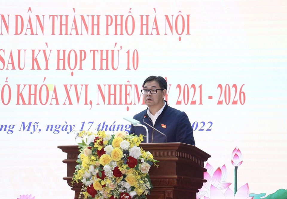 Đại biểu Nguyễn Văn Thắng - B&iacute; thư Huyện ủy Chương Mỹ b&aacute;o c&aacute;o kết quả kỳ họp thứ 10 - HĐND TP&nbsp;kh&oacute;a XVI với cử tri huyện Chương Mỹ