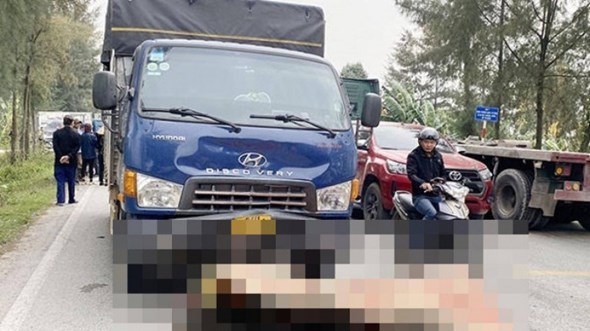 Tai nạn giao thông mới nhất (18/12): Hai người tử vong sau khi đâm xe tải - Ảnh 3
