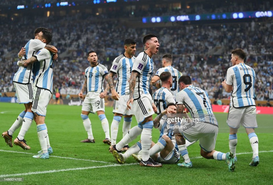 Messi toả sáng, tuyển Argentina vô địch World Cup sau 36 năm chờ đợi - Ảnh 1