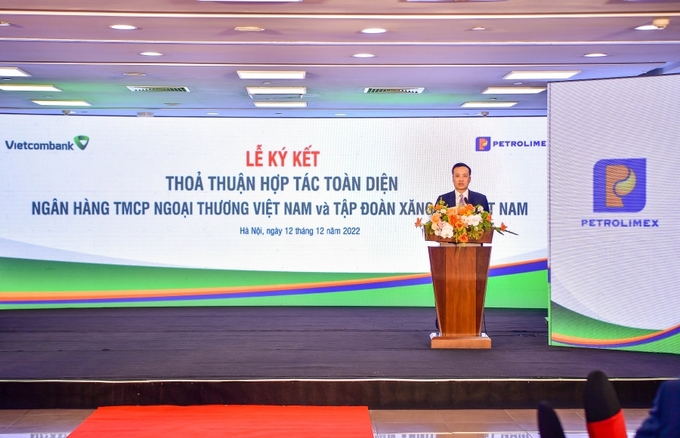 &Ocirc;ng Phạm Quang Dũng - Ủy vi&ecirc;n Ban Thường vụ Đảng ủy Khối DNTW, B&iacute; thư Đảng ủy, Chủ tịch Hội đồng Quản trị Vietcombank ph&aacute;t biểu tại Lễ k&yacute; kết thỏa thuận hợp t&aacute;c to&agrave;n diện giữa Vietcombank v&agrave; Petrolimex