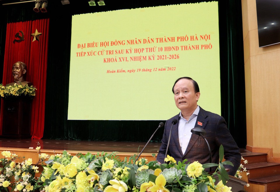 Chủ tịch HĐNDTP Hà Nội Nguyễn Ngọc Tuấn phát biểu tại hội nghị. Ảnh: Nguyễn An
