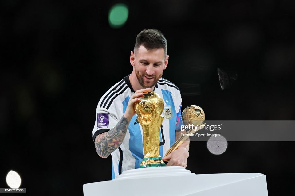 Messi khẳng định chưa gi&atilde; từ tuyển Argentina sau World Cup 2022.