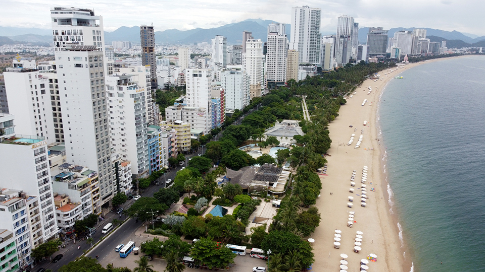 Với lượng buồng ph&ograve;ng phong ph&uacute; v&agrave; chất lượng ng&agrave;nh du lịch Nha Trang - Kh&aacute;nh H&ograve;a sẵn s&agrave;ng đ&oacute;n thị trường kh&aacute;ch quốc tế lớn. Ảnh: Trung Vũ.