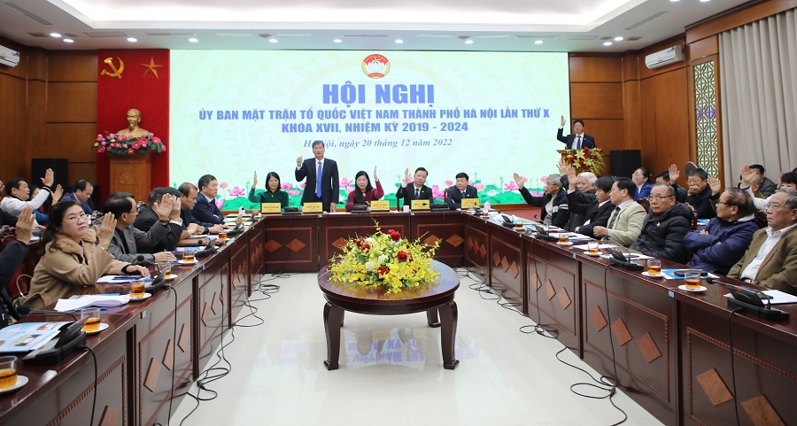 Hội nghị thực hiện biểu quyết, thống nhất kiện to&agrave;n, bổ sung c&aacute;c đồng ch&iacute; tham gia Ủy vi&ecirc;n Ủy ban MTTQ Việt Nam TP kh&oacute;a XVII, nhiệm kỳ 2019-2024