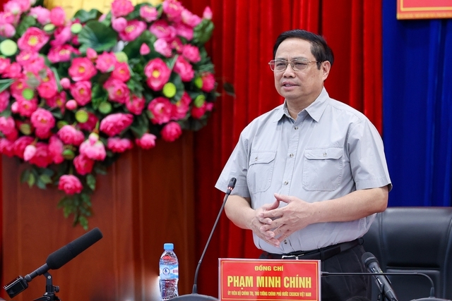 Thủ tướng Phạm Minh Ch&iacute;nh ph&aacute;t biểu tại cuộc l&agrave;m việc với Ban Thường vụ Tỉnh ủy B&igrave;nh Dương.