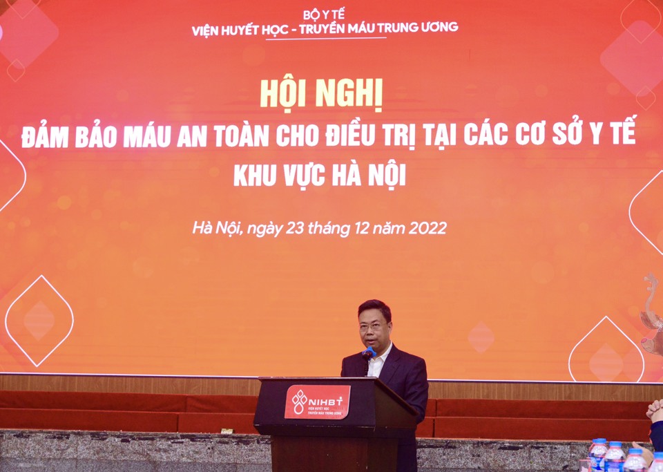 Viện trưởng Viện Huyết học – Truyền máu T.Ư Nguyễn Hà Thanh phát biểu tại hội nghị.