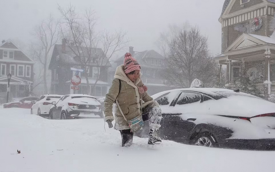 Nước Mỹ ghi nhận tình trạng thờitiết băng giá trên toàn quốc, đặc biệt ở khu vựcTP Buffalo, bangNewYork. Ảnh: AP