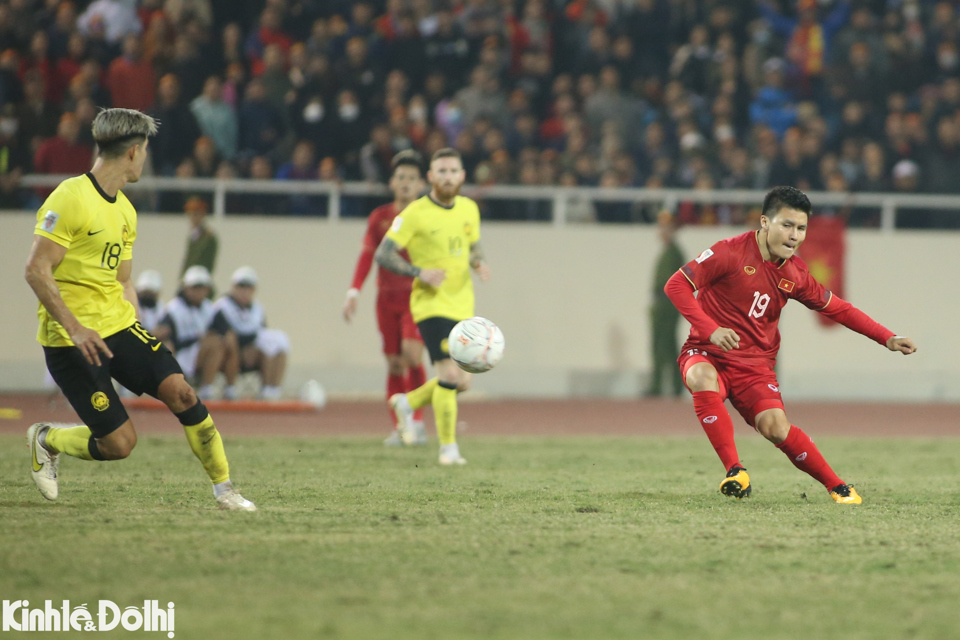 Quang Hải kiến tạo đẳng cấp cho Hoàng Đức ghi bàn sau 3 phút trên sân - Ảnh 7