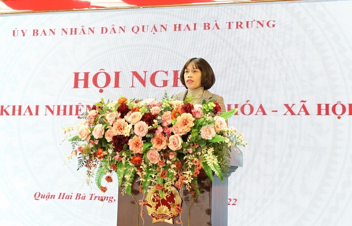 Ph&oacute; Chủ tịch UBND quận Hai B&agrave; Trưng Nguyễn Thị Thu Hiền ph&aacute;t biểu tại Hội nghị&nbsp;