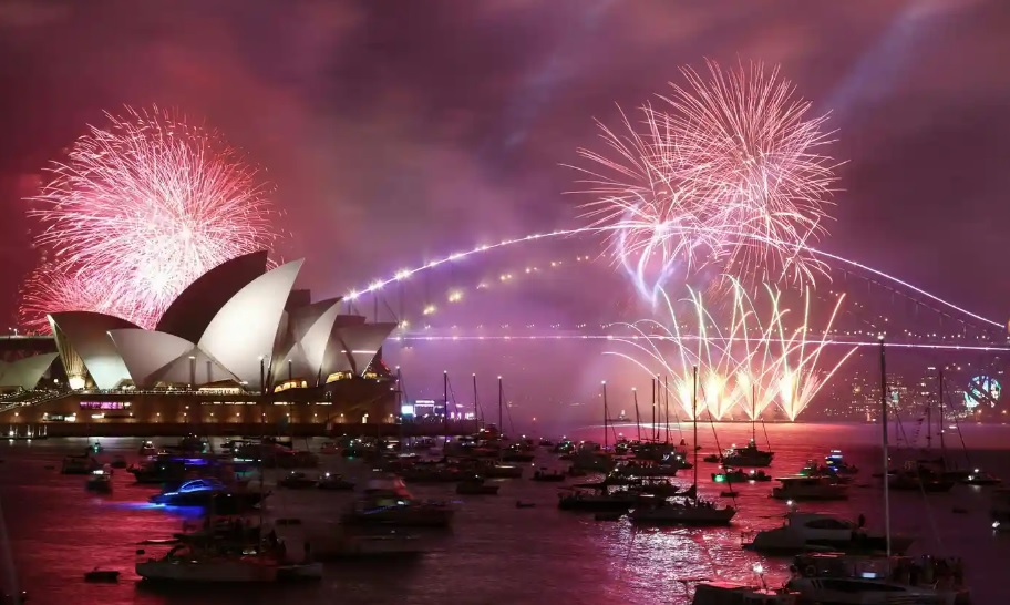 Chiêm ngưỡng pháo hoa, trình diễn đón năm mới 2023 trên khắp thế giới - Ảnh 3