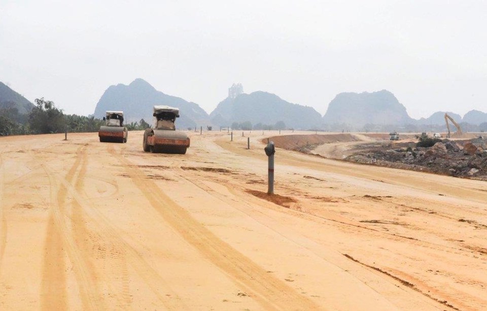 C&ocirc;ng t&aacute;c lựa chọn nh&agrave; thầu được thực hiện nghi&ecirc;m ngặt, đảm bảo kh&ocirc;ng lọt nh&agrave; thầu yếu, k&eacute;m năng lực.