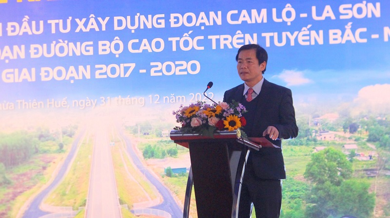 Chủ tịch UBND tỉnh Thừa Thi&ecirc;n Huế Nguyễn Văn Phương chia sẻ tại buổi lễ.