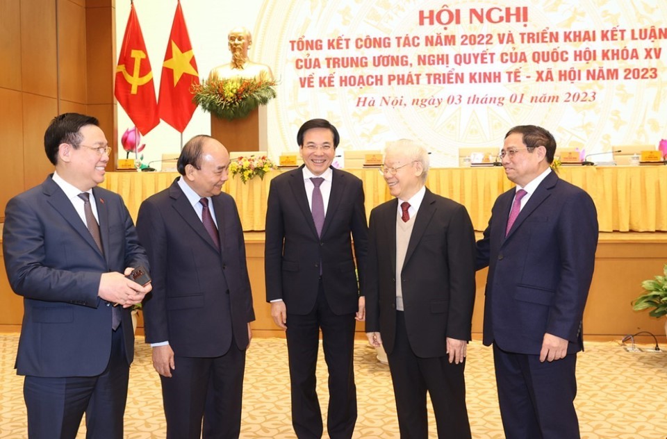 Tổng Bí thư Nguyễn Phú Trọng cùng các đồng chí lãnh đạo Đảng, Nhà nước và đại biểu đến dự hội nghị. Ảnh: Trí Dũng