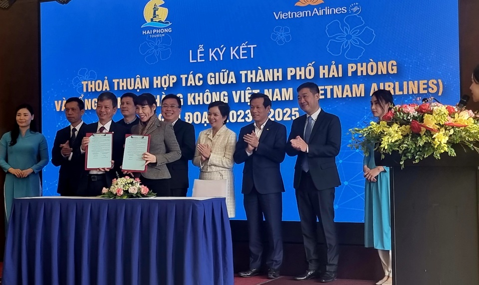 K&yacute; kết thỏa thuận hợp t&aacute;c giữa&nbsp;Sở Du lịch v&agrave; Vietnam Airlines giai đoạn 2023 &ndash; 2025.