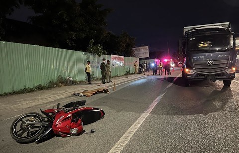 Tai nạn giao thông hôm nay (4/1/2023): Xe tải tông chết người đi xe máy - Ảnh 2