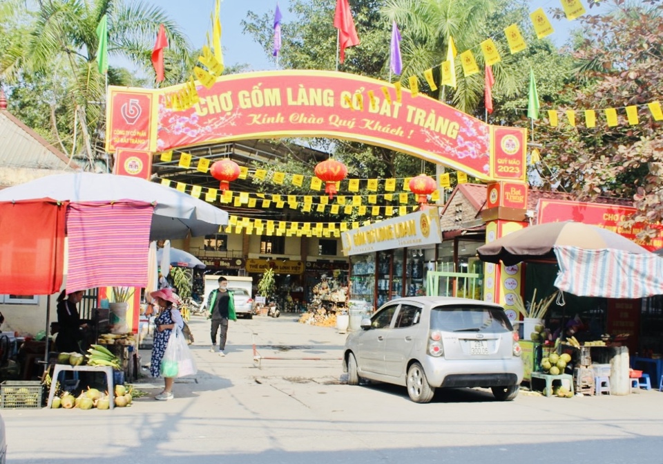 Chợ Gốm l&agrave;ng cổ B&aacute;t Tr&agrave;ng