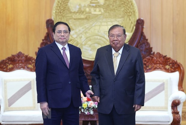 Thủ tướng Phạm Minh Ch&iacute;nh thăm nguy&ecirc;n Tổng B&iacute; thư, Chủ tịch nước L&agrave;o&nbsp;Bounnhang Vorachith.