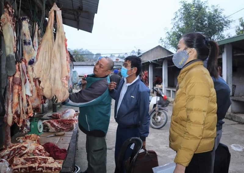 Dịp cận Tết Nguy&ecirc;n đ&aacute;n Q&uacute;y M&atilde;o 2023, ng&agrave;nh th&uacute; y tỉnh H&agrave; Tĩnh v&agrave; c&aacute;c cơ quan, đơn vị li&ecirc;n quan tăng cường kiểm tra việc bu&ocirc;n b&aacute;n, giết mổ động vật tr&ecirc;n địa b&agrave;n.