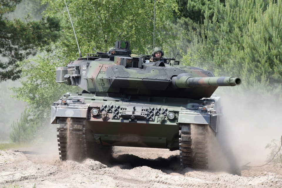 Xe tăng Leopard 2A của qu&acirc;n đội Ba Lan. Ảnh: Qu&acirc;n đội Mỹ