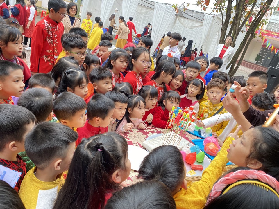 Trường liên cấp Hanoi Victoria: Trải nghiệm “Xuân Yêu Thương” - Ảnh 3