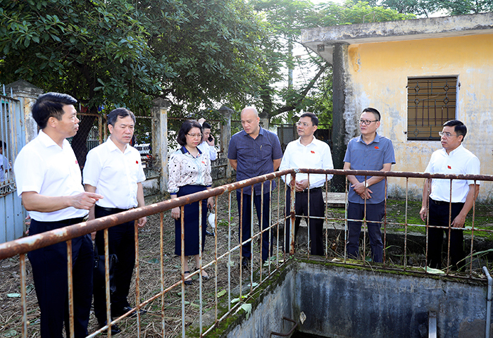 Đoàn giám sát của HĐND TP làm việc với UBND huyện Thanh Trì về việc thực hiện các quy định của pháp luật bảo vệ môi trường trong quản lý hoạt động thoát nước và xử lý nước thải trên địa bàn. 