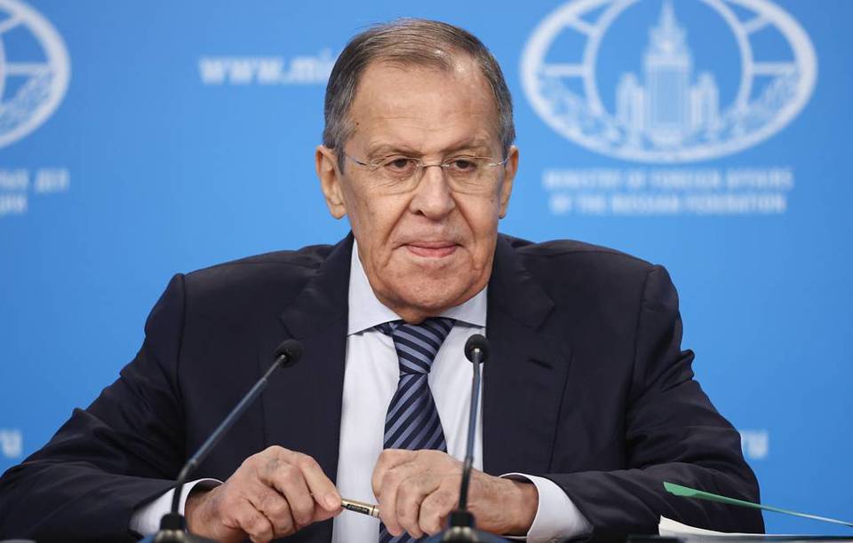 Ngoại trưởng Nga Sergey Lavrov ph&aacute;t biểu tại cuộc họp b&aacute;o thường ni&ecirc;n h&ocirc;m 18/1. Ảnh: Tass