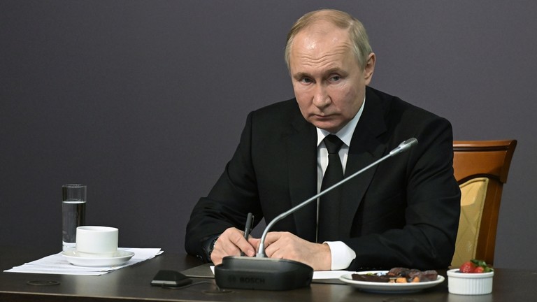 Tổng thống Putin ph&aacute;t biểu tại lễ kỷ niệm với c&aacute;c cựu chiến binh Hồng qu&acirc;n Li&ecirc;n X&ocirc;. Ảnh: Sputnik