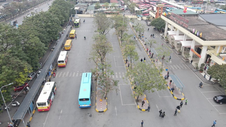 Hà Nội: Bến xe thưa thớt hành khách trước kỳ nghỉ Tết - Ảnh 3