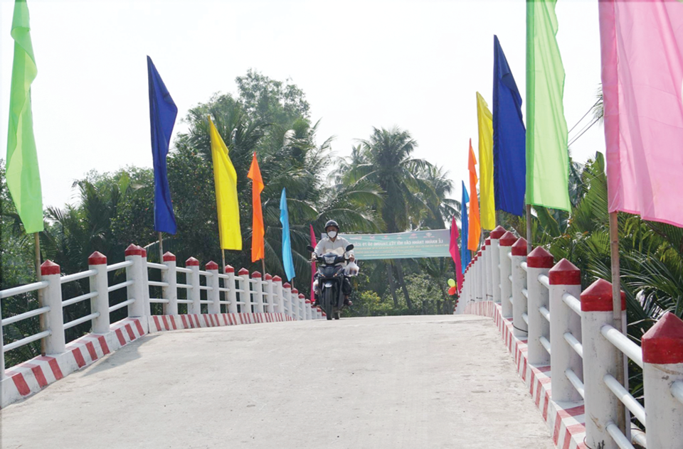 Cầu số 79 - thị trấn C&aacute;i Nhum, huyện Mang Th&iacute;t, tỉnh Vĩnh Long.