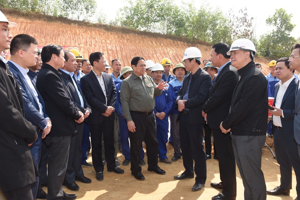 Hoàn thành dứt điểm, bảo đảm tiến độ, chất lượng tuyến cao tốc Tuyên Quang-Phú Thọ - Ảnh 3