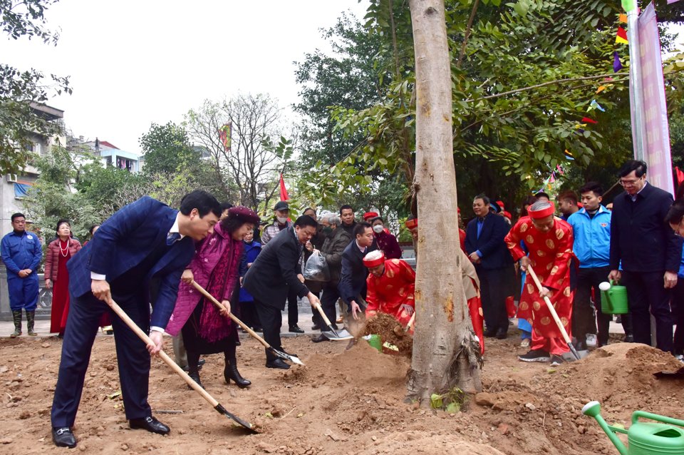 Bí thư Thành ủy Đinh Tiến Dũng tham dự “Tết trồng cây” tại Hoàng Mai - Ảnh 5