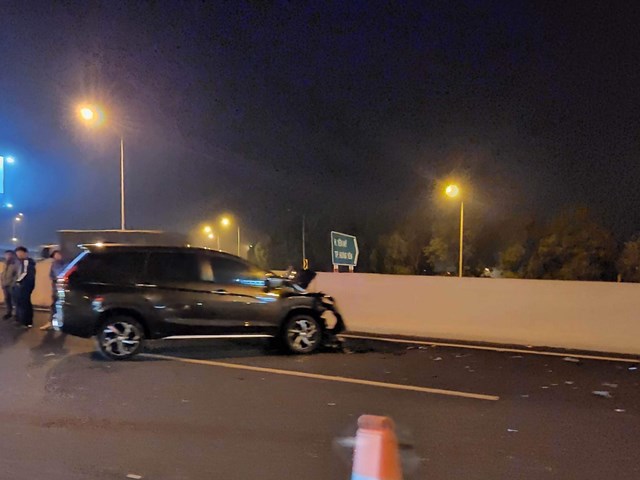 Tai nạn liên hoàn giữa 6 ô tô trên cao tốc Hà Nội-Hải Phòng - Ảnh 3