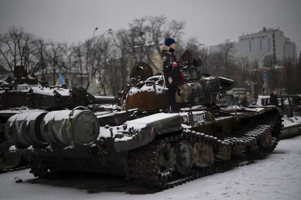 Xe tăng ở thủ đ&ocirc; Kiev, Ukraine, ảnh chụp 31/1/2023. Nguồn: AP