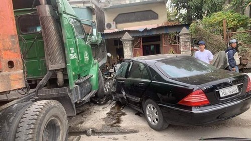 Tai nạn giao thông hôm nay (1/2/2023):Vào Đại lộ Thăng Long, tài xế mất mạng - Ảnh 5