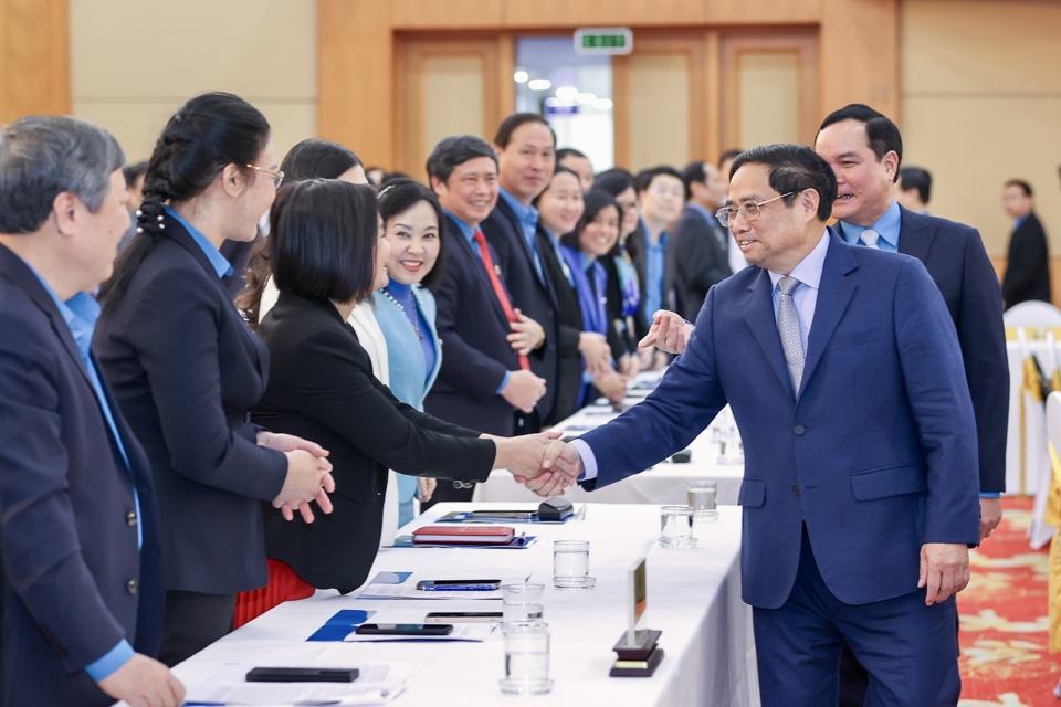 Thủ tướng Phạm Minh Chính với các đại biểu tham dự hội nghị. Ảnh: Nhật Bắc