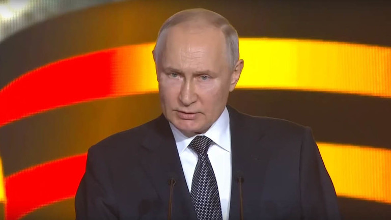 Tổng thống Nga Vladimir Putin cảnh b&aacute;o đ&aacute;p trả việc phương T&acirc;y gửi xe tăng đến Ukraine. Ảnh: RT
