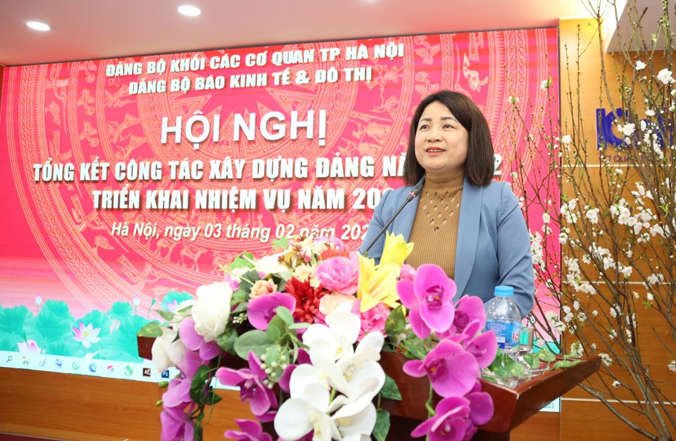 Ph&oacute; B&iacute; thư Đảng ủy Khối c&aacute;c cơ quan TP H&agrave; Nội Phạm Thị Nguy&ecirc;n Hạnh ph&aacute;t biểu chỉ đạo tại hội nghị.
