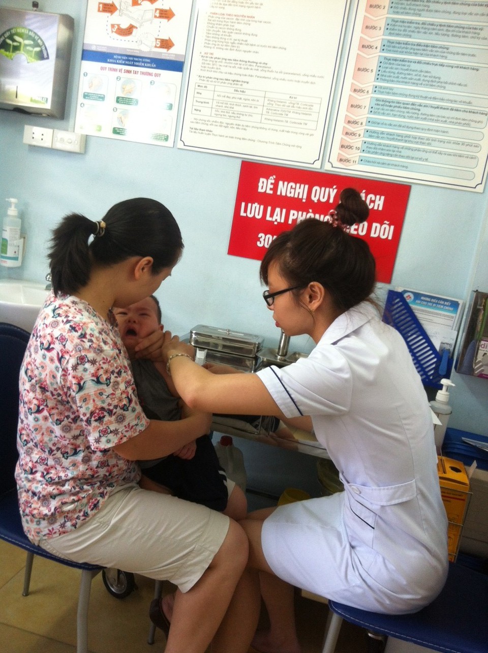 Ti&ecirc;m vaccine l&agrave; c&aacute;ch ph&ograve;ng c&aacute;c bệnh truyền nhiễm cho trẻ.