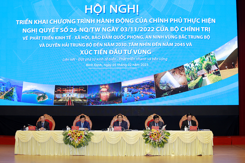 Thủ tướng Ch&iacute;nh phủ Phạm Minh Ch&iacute;nh chủ tr&igrave; Hội nghị. Ảnh: Trung Nh&acirc;n.