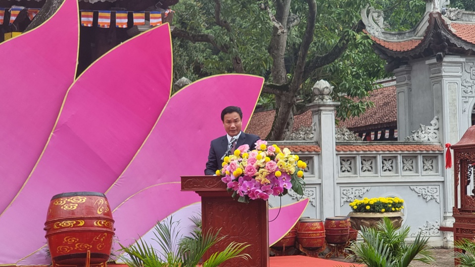Chủ tịch UBND tỉnh Hải Dương Triệu Thế H&ugrave;ng đọc diễn văn khai hội.