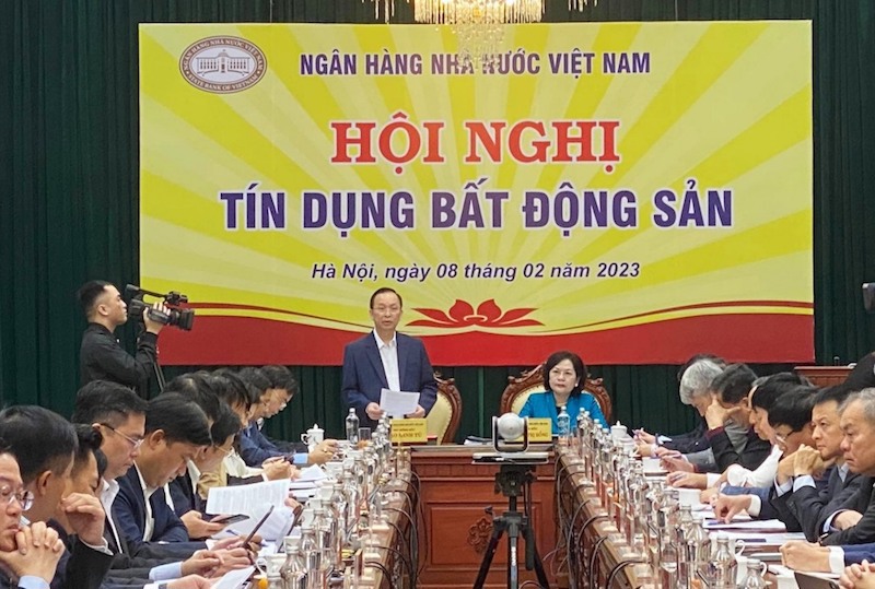 Hội nghị có sự tham dự của lãnh đạo NHNN , các Vụ chức năng, đại diện NHTM