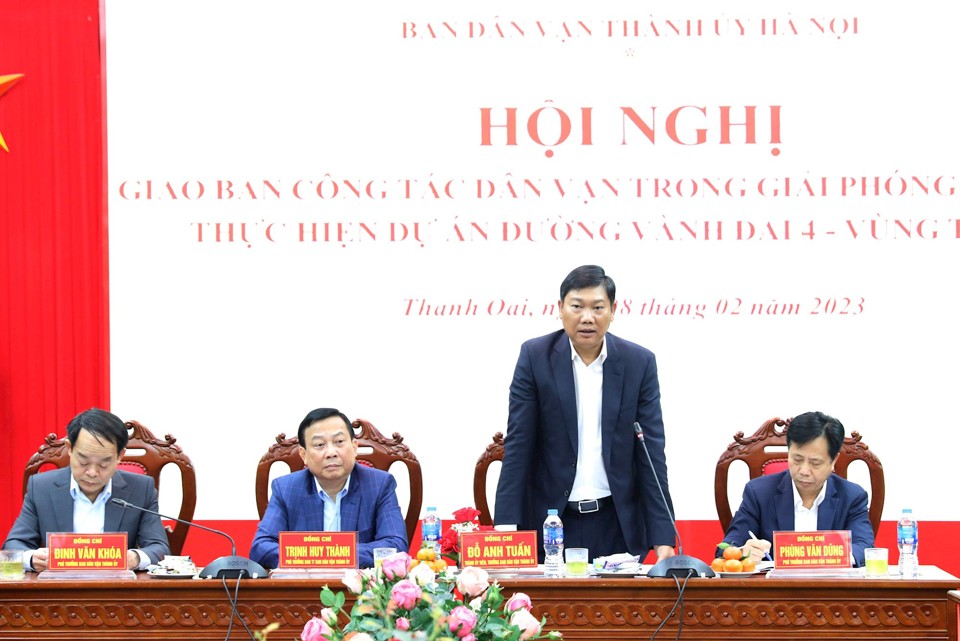 Trưởng ban D&acirc;n vận Th&agrave;nh ủy Đỗ Anh Tuấn ph&aacute;t biểu kết luận hội nghị.