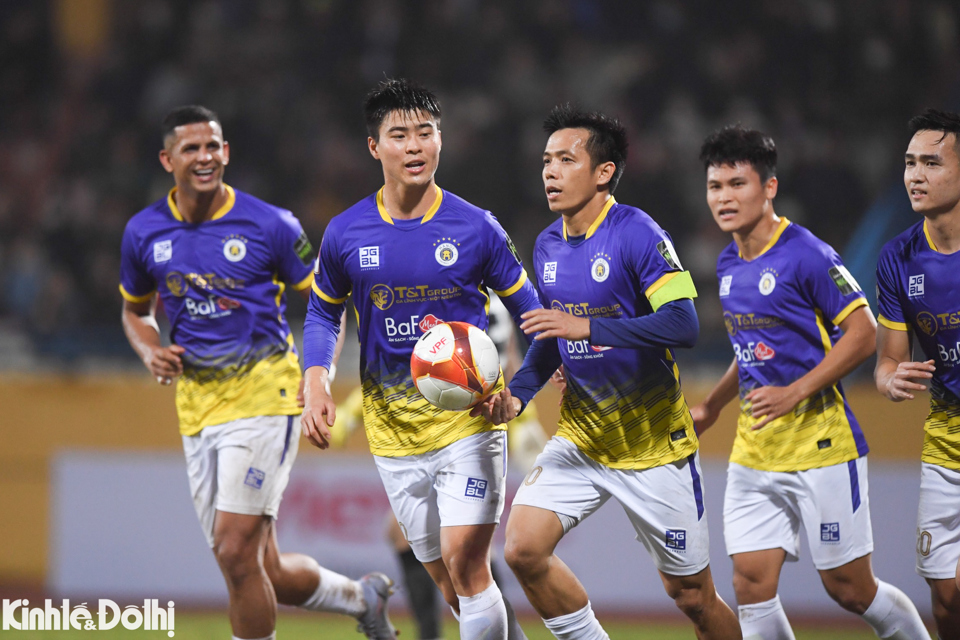 H&agrave; Nội FC cần chứng minh thực lực trước CA H&agrave; Nội - ứng cử vi&ecirc;n nặng k&yacute; cho chức v&ocirc; địch V-League 2023. Ảnh: Ngọc T&uacute;.