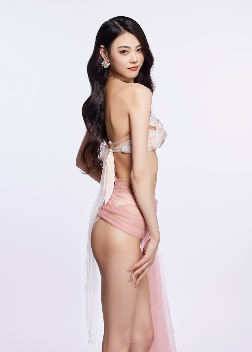 [Xem trực tiếp] Trình diễn áo tắm - phần thi nóng bỏng nhất Miss Charm 2023 - Ảnh 15