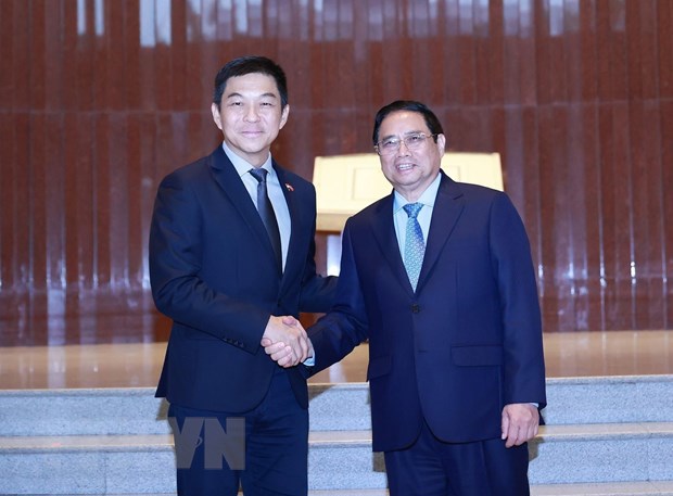Thủ tướng Phạm Minh Ch&iacute;nh hội kiến Chủ tịch Quốc hội Singapore Tan Chuan-Jin.